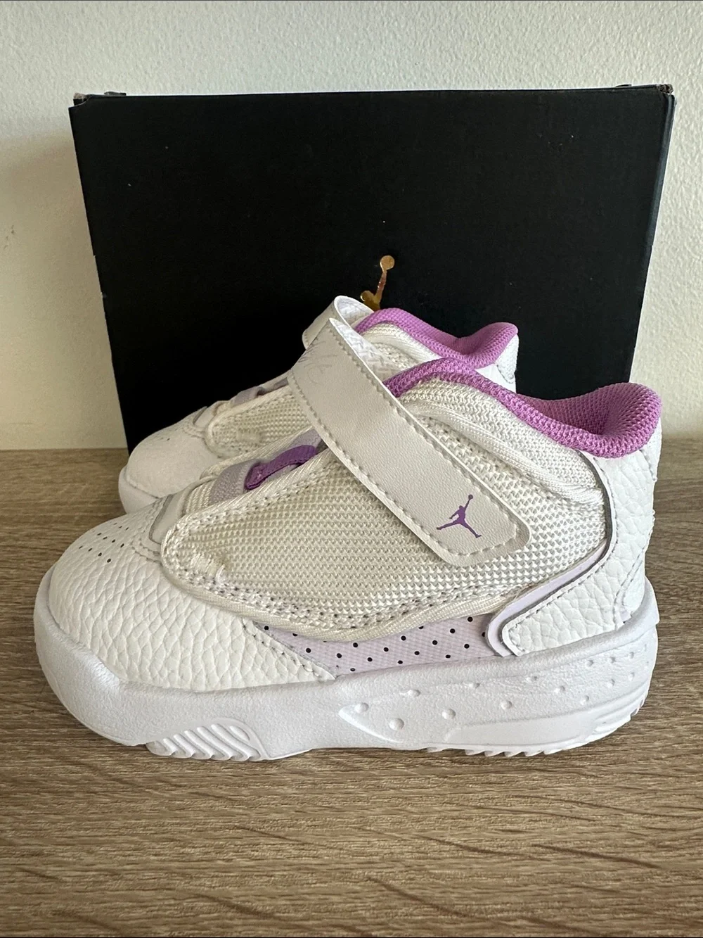 Nike Air Jordan Max Aura 4 Lavender Size 6 NEW